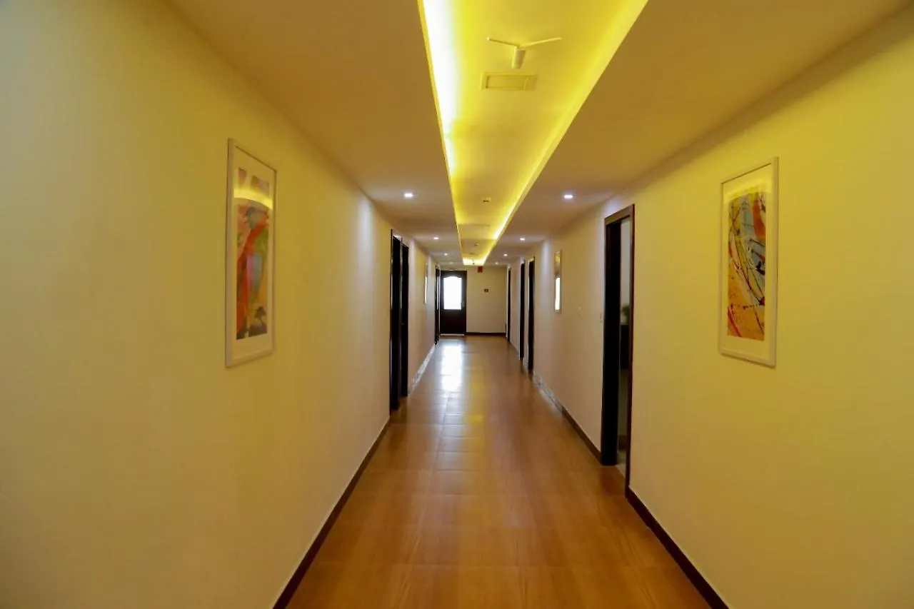 Club 99 Suites Kochi Indie