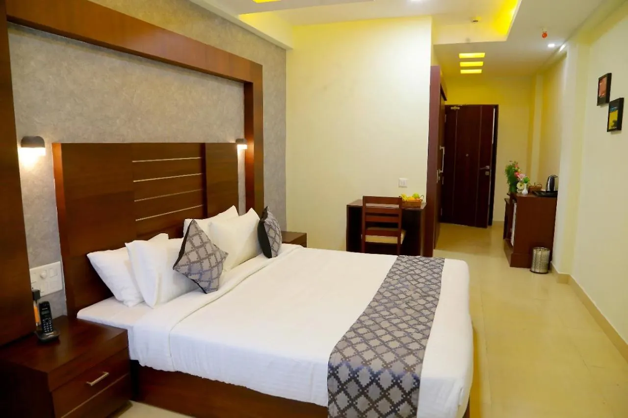 Hotel Club 99 Suites Kochi
